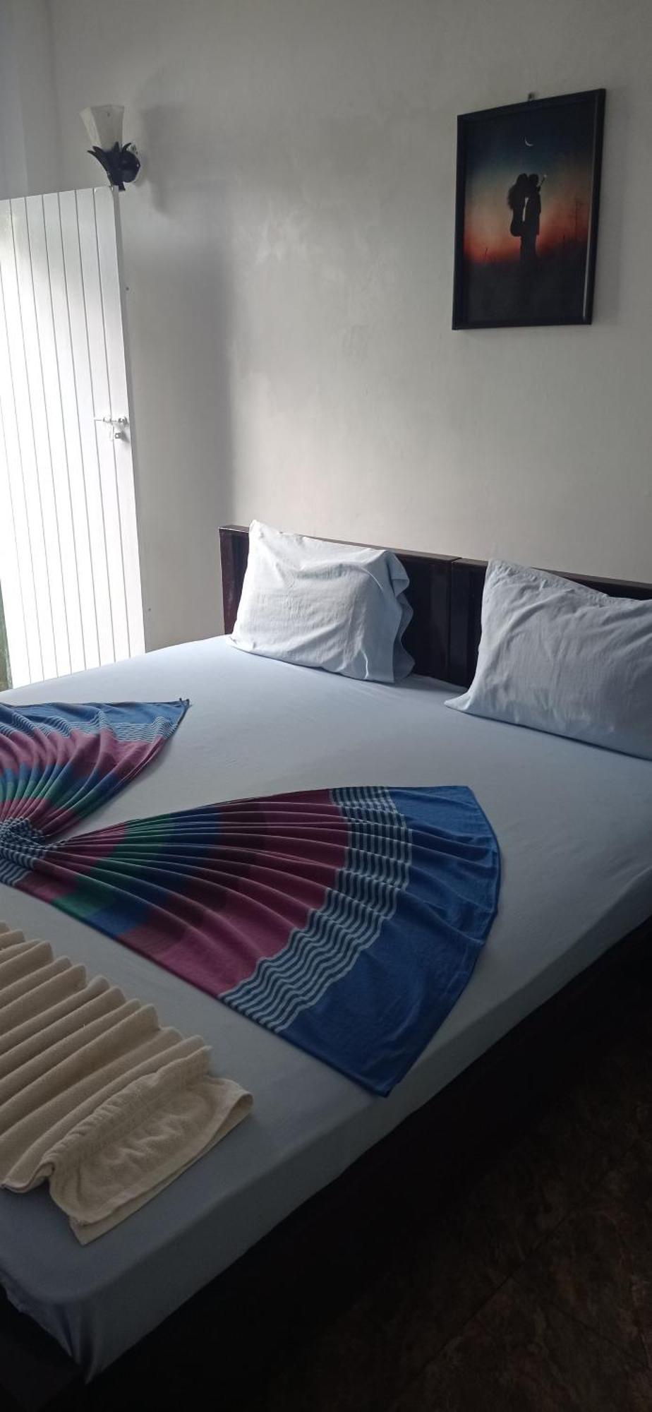 White Surfing Beach Resort Унаватуна Экстерьер фото